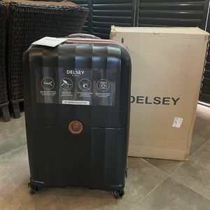 Delsey St TROPEZ 28” Spinner Expandable Suitcase